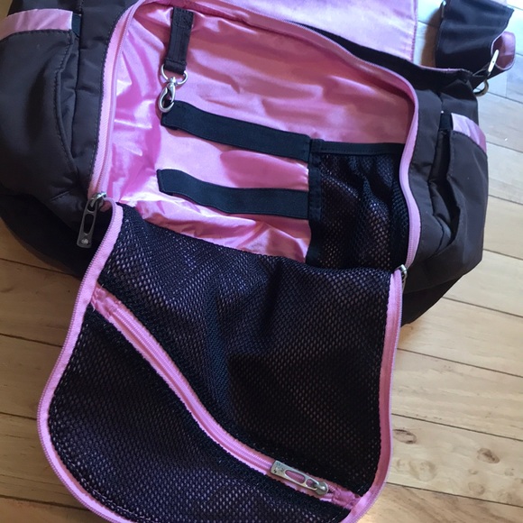 PERFECT Diaper Bag! 👶👜 - Picture 3 of 5